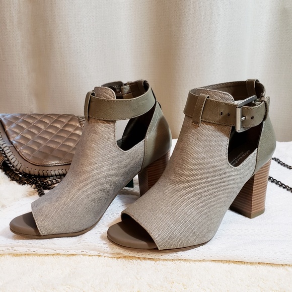 NWT! Solesenseability Regina Stone Heels size 6 - Picture 2 of 8